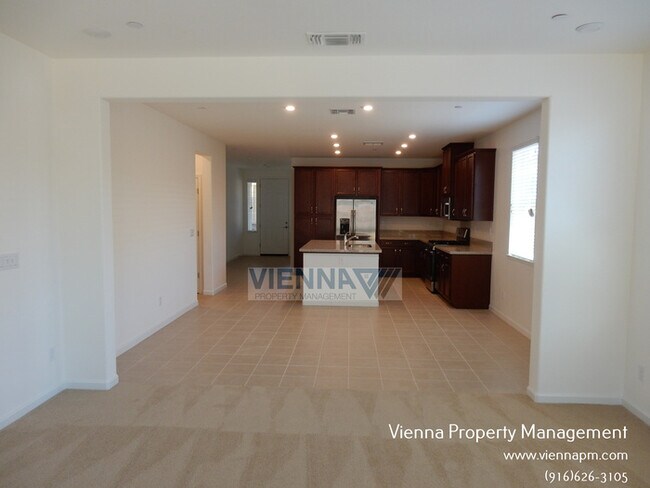 Building Photo - TOP SINGLE STORY HOME IN ROSEVILLE!!!