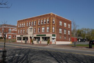 Building Photo - 15 W Broadway