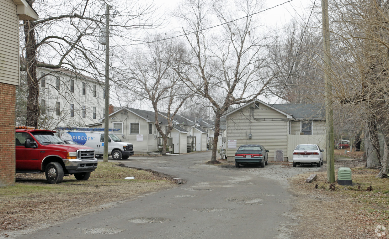 Primary Photo - Woodland Apartments