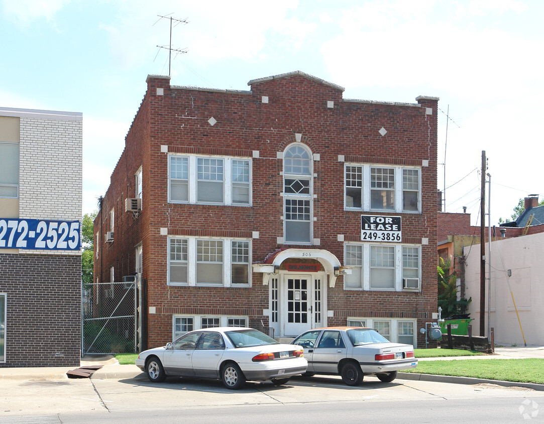 Foto del edificio - Delmonte Apartments