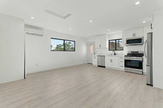 Foto del edificio - 615 N Coronado St