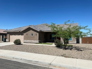 4182 S Sunflower Dr