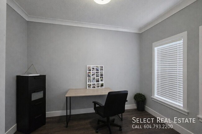 Photo du bâtiment - 8719 Machell St