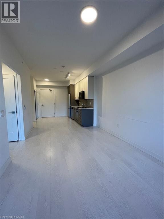 Building Photo - 415 Main St W