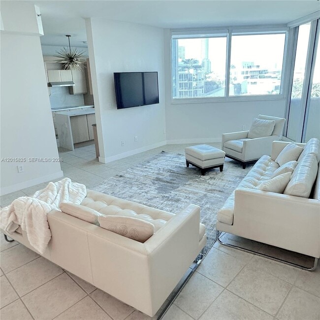 Foto del edificio - 300 South Pointe Dr