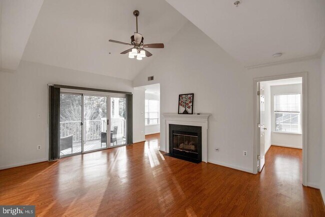 Foto del edificio - 131 Timberbrook Ln