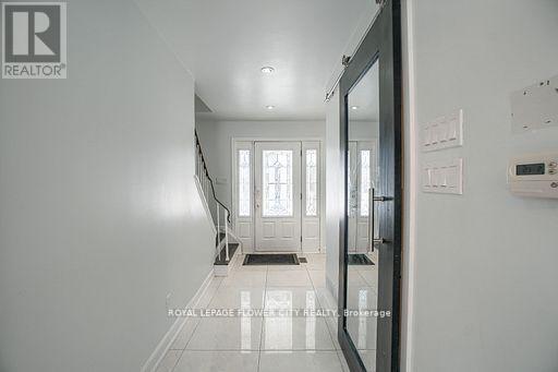 Building Photo - 12 Gondola Crescent