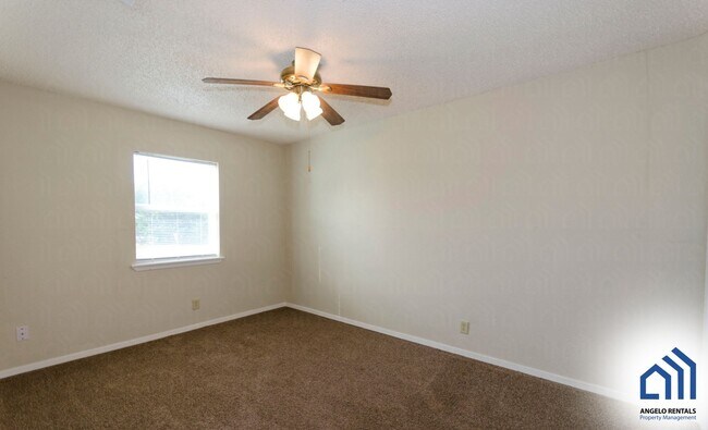 Foto del edificio - 2-bedroom 1 bath duplex Country living clo...