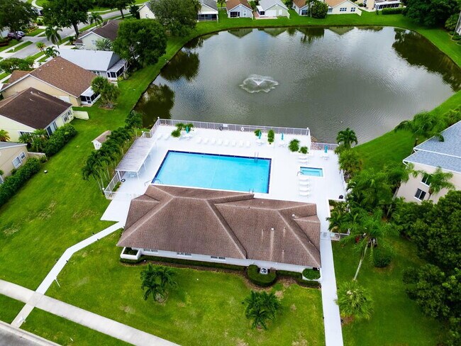 Foto del edificio - 13810 Oneida Dr