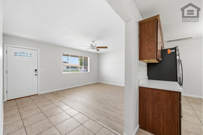 Foto del edificio - 4Bed/2Bath House at 35th Ave/Cactus! Ready for Immediate Move-In! -- NO HOA! FULLY REMODELED!
