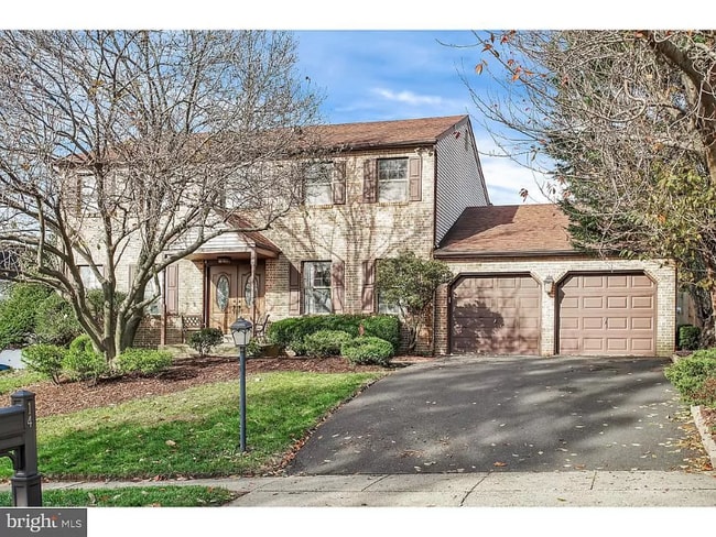 Photo - 14 Lawson Dr House