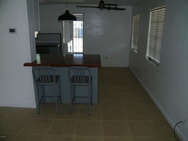 Foto del edificio - Charming Tucson 3-Bedroom Home with Spacio...
