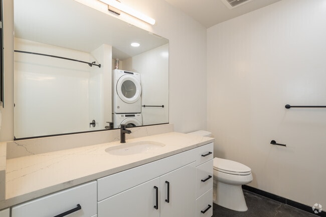 Studio - 386SF - Bathroom - LUELLA