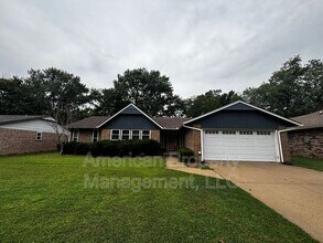 Building Photo - 1729 Melrose Dr