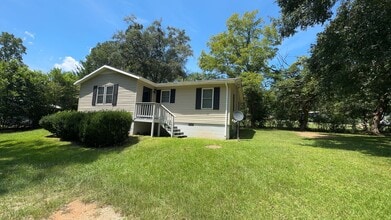 Building Photo - 1095 Foster Cir