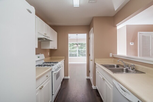 Building Photo - 4195 Clarks Tr