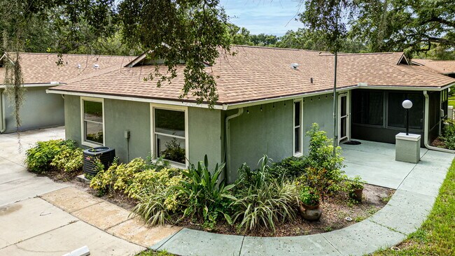 Building Photo - 283 Hidden Brook Dr