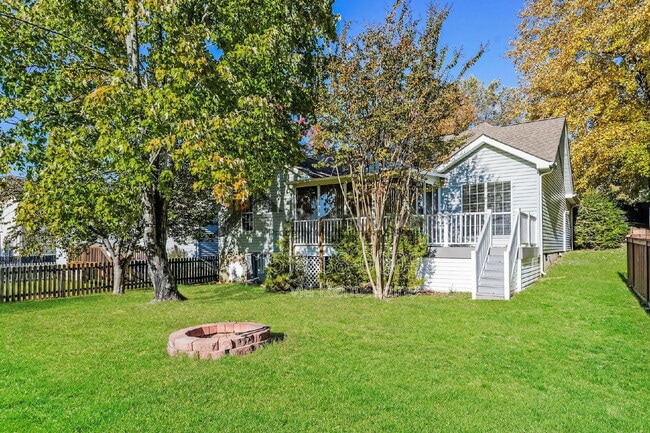 Building Photo - 306 Crooked Oak Ct