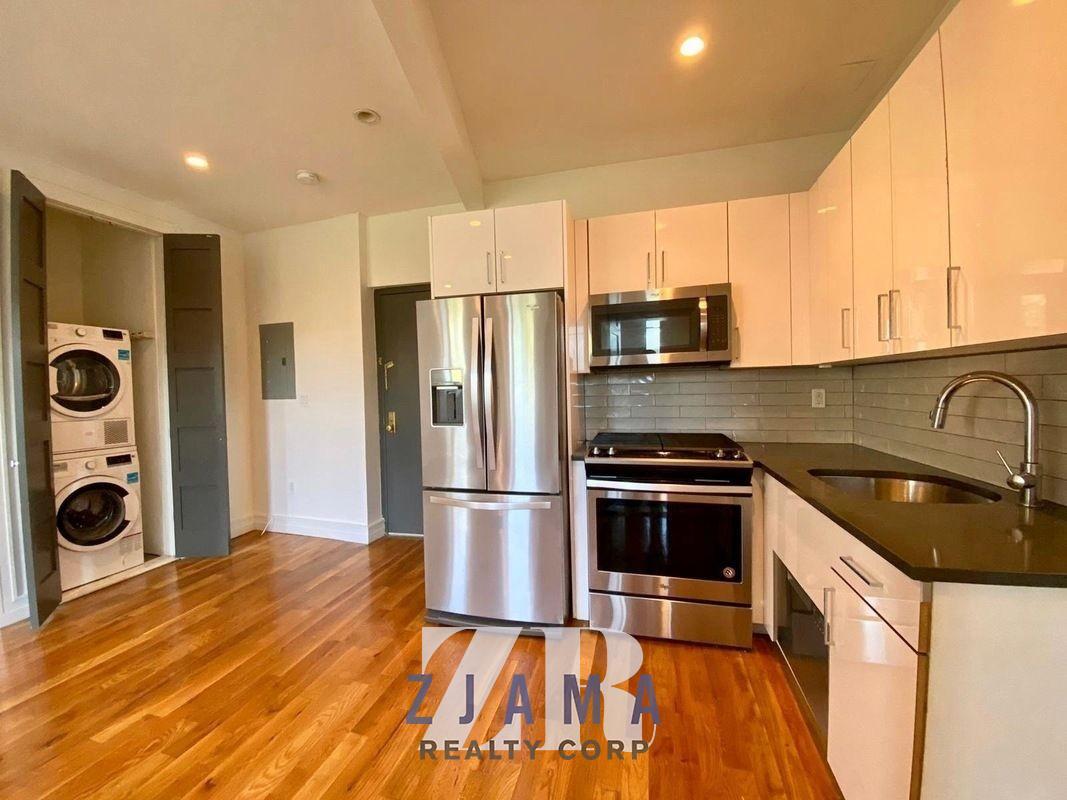 Foto principal - 1030 Carroll St
