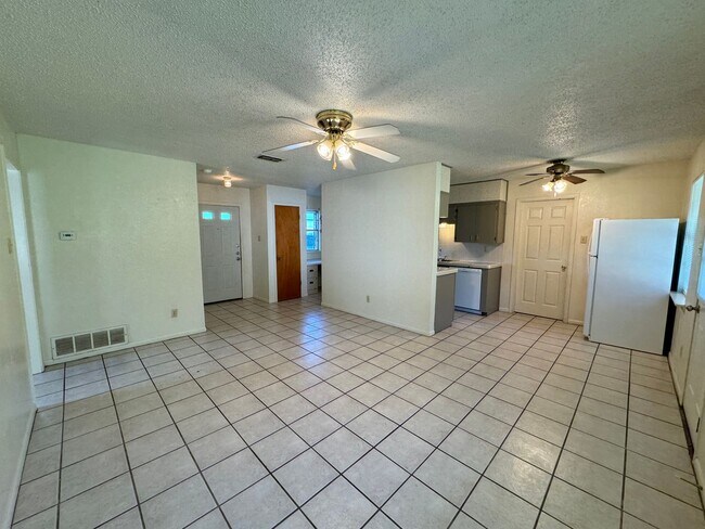 Building Photo - 601 S 25th Street
