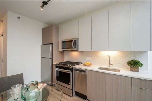 Building Photo - 140 S Michigan Ave