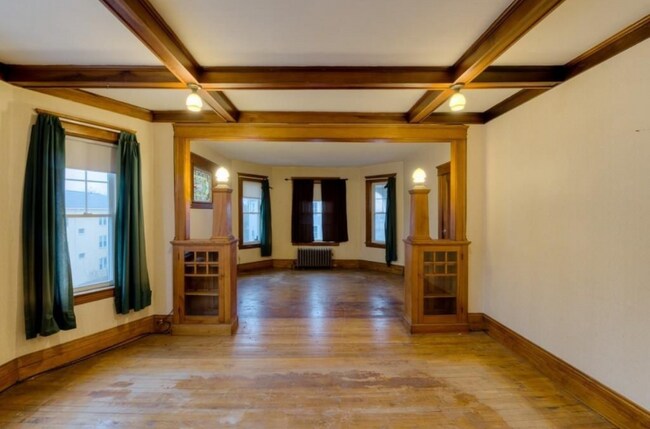 Building Photo - 38 Plantation St