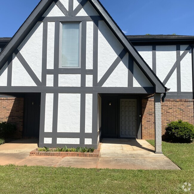Building Photo - 1750 Wesley Way NW