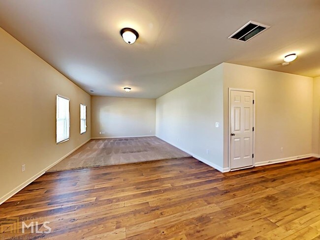 Building Photo - 320 Aberdeen Way
