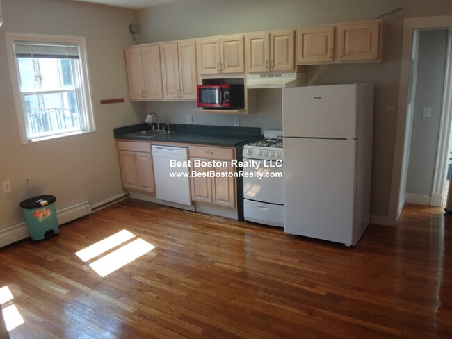 Building Photo - 20 JFK St. Unit 7