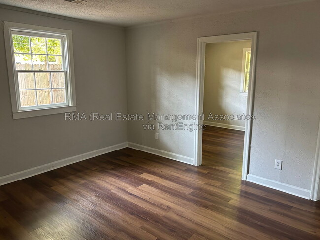 Building Photo - 1321 Drewery Ave