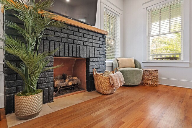 Foto del edificio - 211 Arpieka Ave