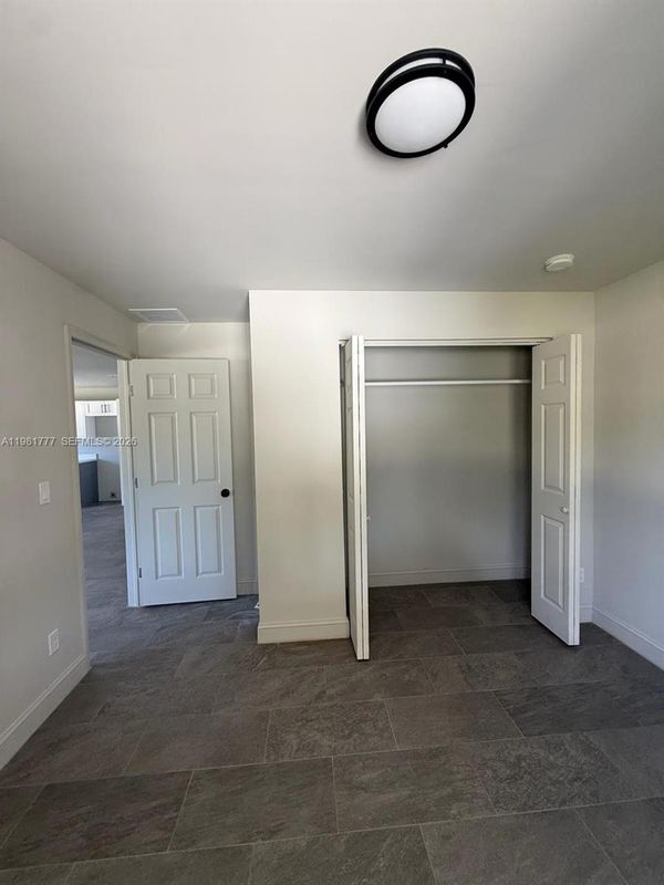Foto del edificio - 2806 NW 9th Ct