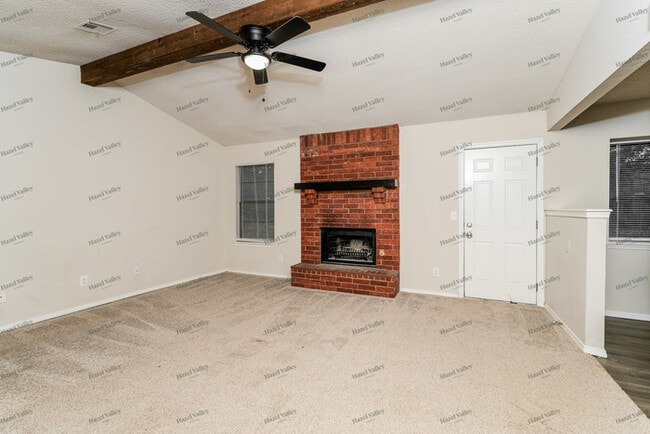 Building Photo - 108 W South Park St