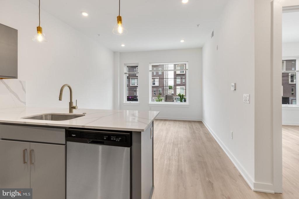 Primary Photo - 2046 E Lehigh Ave