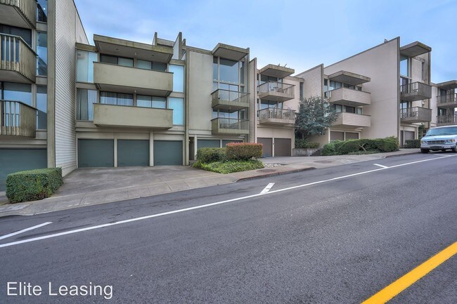 Foto del edificio - 5110A Diamond Heights Blvd