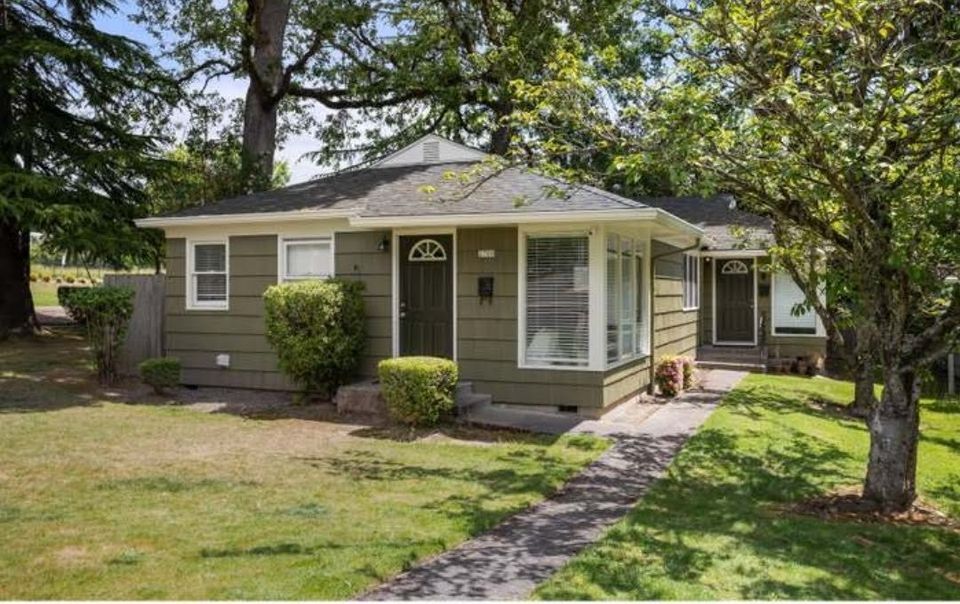 Primary Photo - 2704 SW 123rd Ave