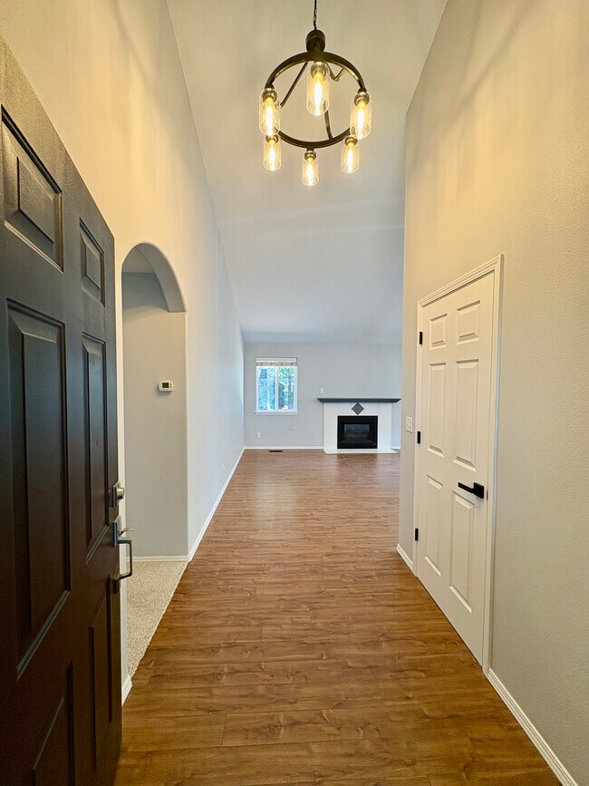 Building Photo - 18902 Highland Dr