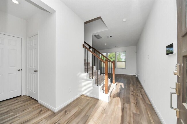 Foto del edificio - 4511 Kellmore Ct
