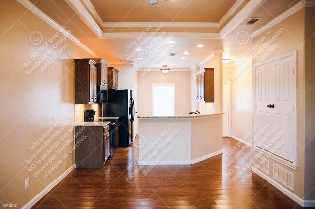 Foto del edificio - 2 br, 2 bath Triplex - 457 Neals Hill Rd