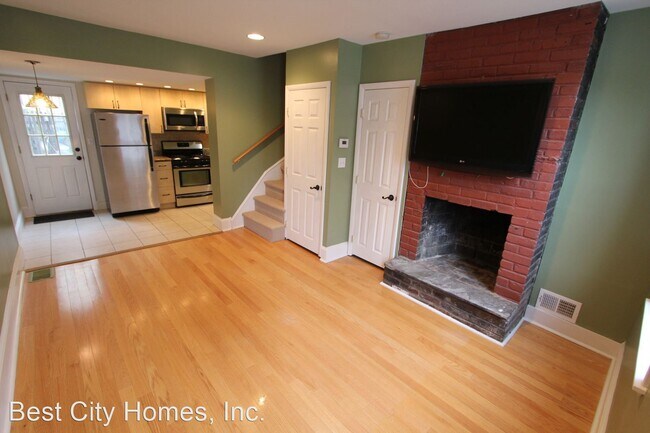 Building Photo - 2 br, 2 bath House - 2710 South Street