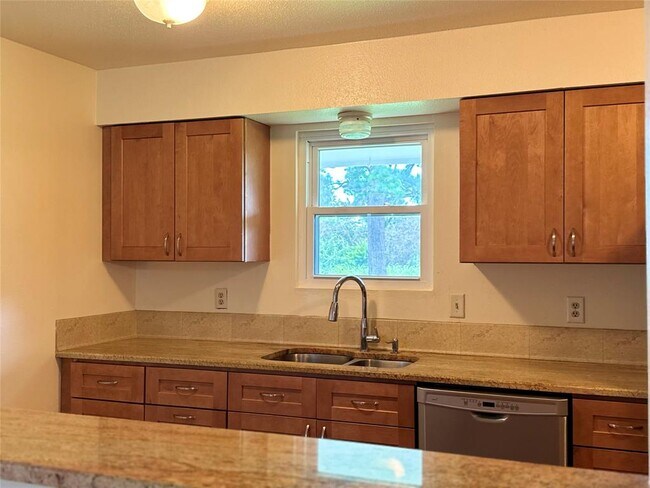 Foto del edificio - 688 County Rd 6681