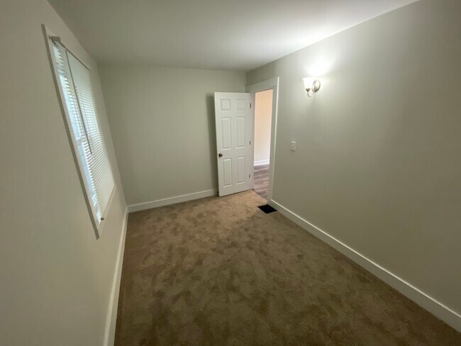 Bed #1 - 69 Condon Ave