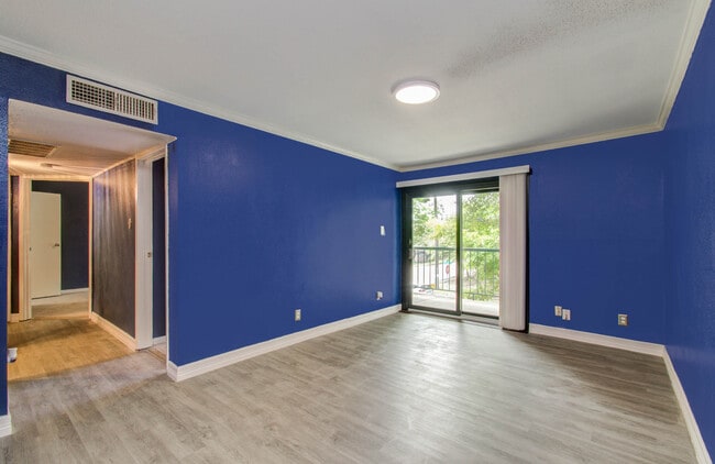 Building Photo - 2814 S Bartell Dr