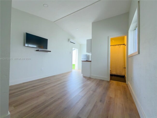 Foto del edificio - 8940 SW 198th Terrace