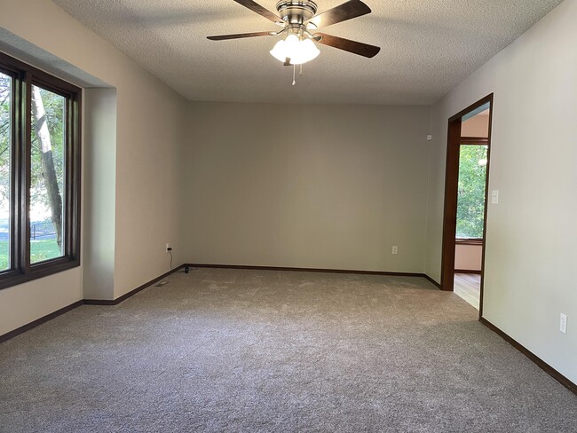 Building Photo - 1120 E James St