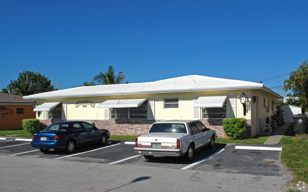 Building Photo - Floridian Apartments