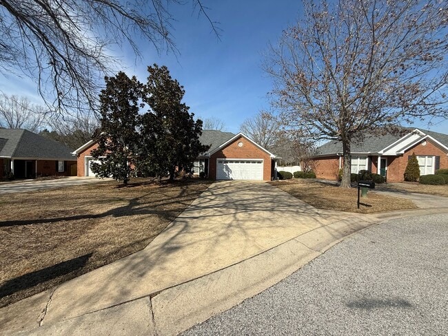 Building Photo - Great 3 Bedroom Twin Home in Ogletree Village