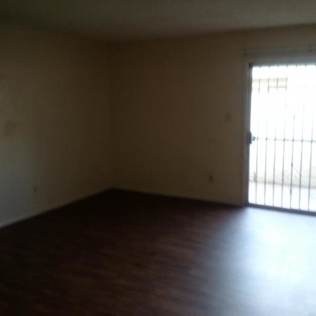 Building Photo - 2644 N 43rd Ave