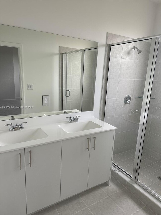 Foto del edificio - 2645 SE 24th Ct