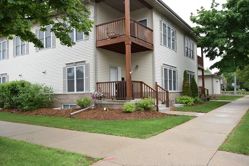 Primary Photo - 2662 N 93rd St